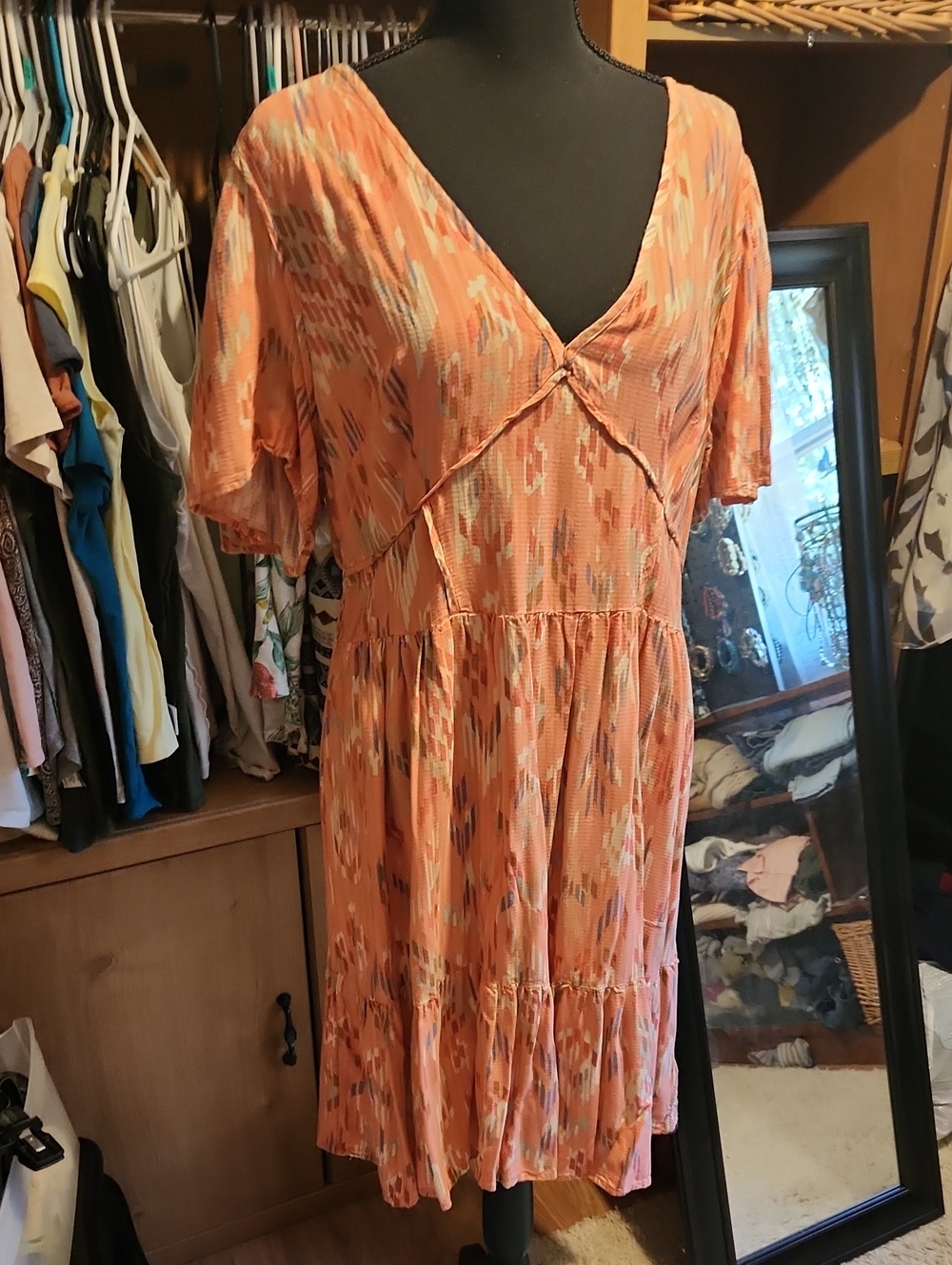 Knox Rose Peach Patterned V-Neck Midi Dress